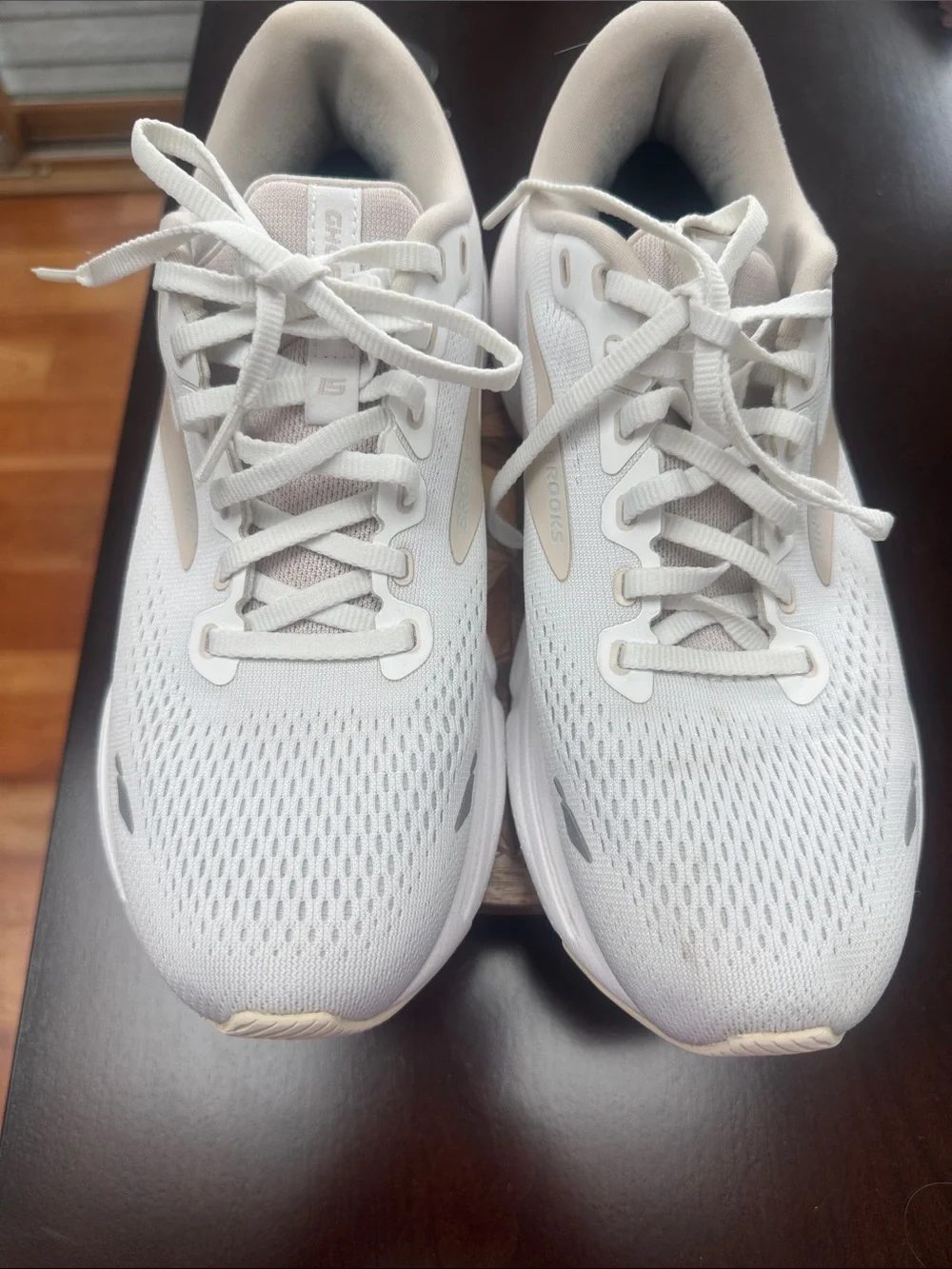 Size 9.5B- Brooks Ghost 15 Snow White W Comfort Casual Running Cushioned Gym